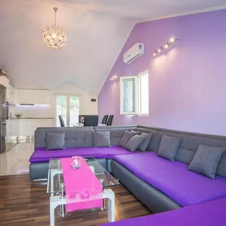 Sanja Apartment *